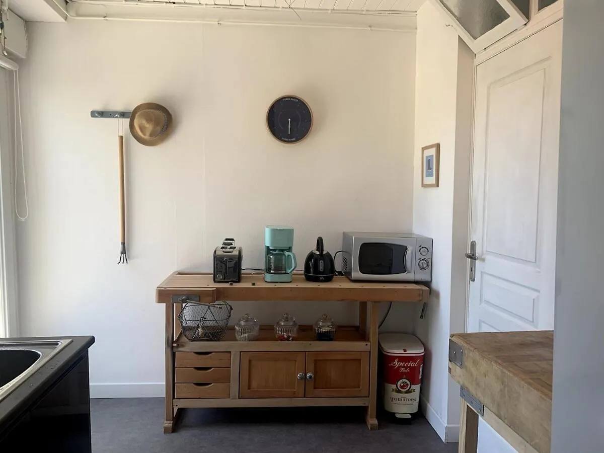 Maison De Pecheur A Locquirec, Plage A 600M 로키레크